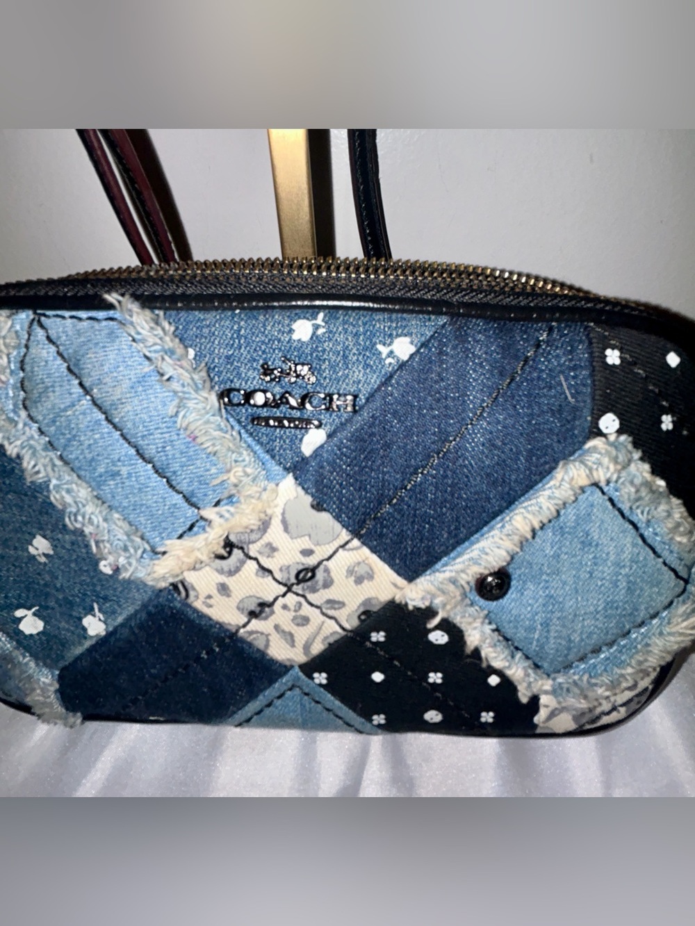 Coach Canyon Quilt Denim
Patchwork Crossbody Clutch/Crossbody bag - Picture 5 of 15